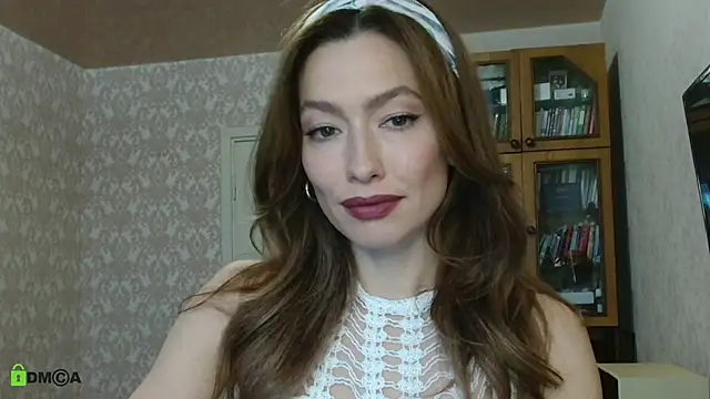 alicia spicy online show from 11-18-25, 05:44