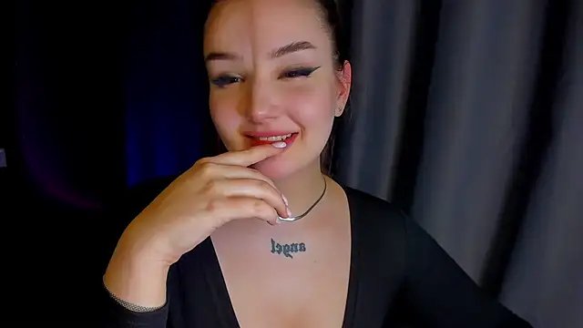 Snapshot of little_m0use chatting on 02-08-25, 12:28 little m0use online show from 02-08-25, 12:28