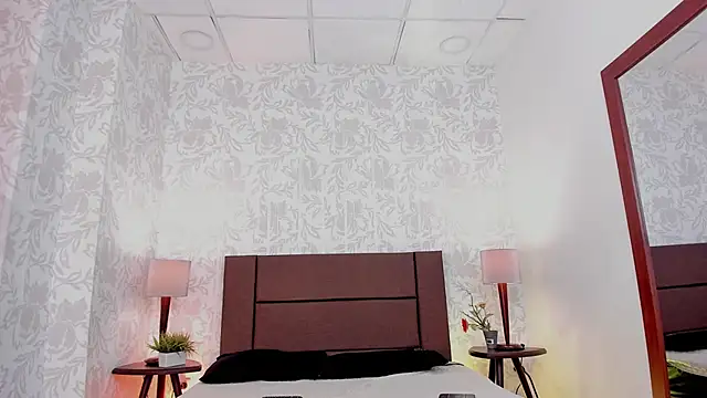 xenia golden online show from 11-28-25, 02:39