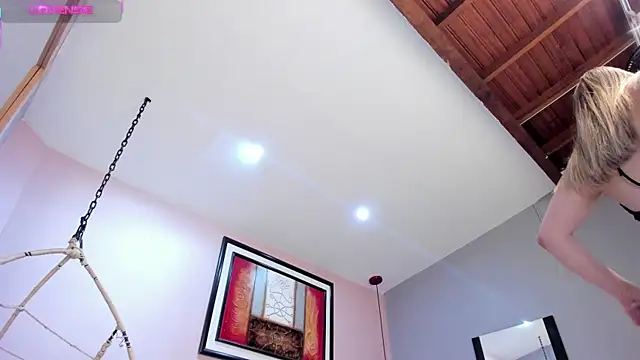  AlejaCruz  online show from 12-17-25, 09:20