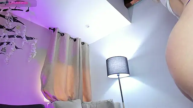  AlejaCruz  online show from 02-11-26, 09:14