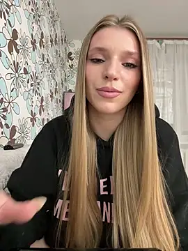 Snapshot of adel_secret chatting on 04-24-26, 08:22 adel secret online show from 04-24-26, 08:22