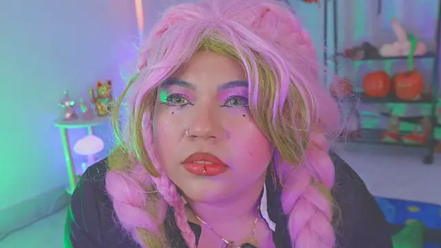 Snapshot of Samanta_cutee chatting on 09-20-25, 02:00 Samanta cutee online show from 09-20-25, 02:00