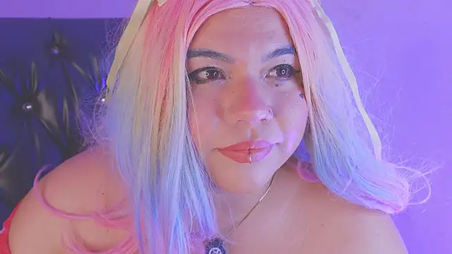 Snapshot of Samanta_cutee chatting on 09-10-25, 02:43 Samanta cutee online show from 09-10-25, 02:43