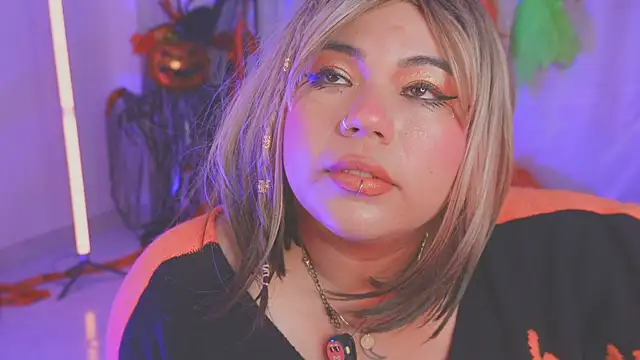 Snapshot of Samanta_cutee chatting on 10-13-25, 11:01 Samanta cutee online show from 10-13-25, 11:01