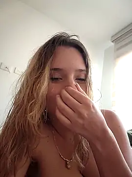 Snapshot of Sophy_Bunny chatting on 02-27-26, 06:30 Sophy Bunny online show from 02-27-26, 06:30