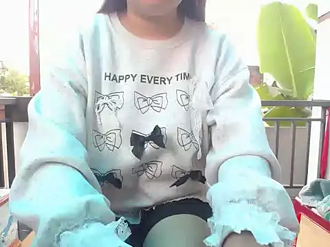 Snapshot of Nanaly_Sweet chatting on 03-16-25, 03:47 Nanaly Sweet online show from 03-16-25, 03:47