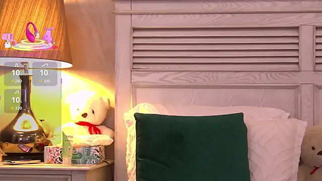 Snapshot of GinaMence chatting on 10-12-25, 05:36 GinaMence online show from 10-12-25, 05:36