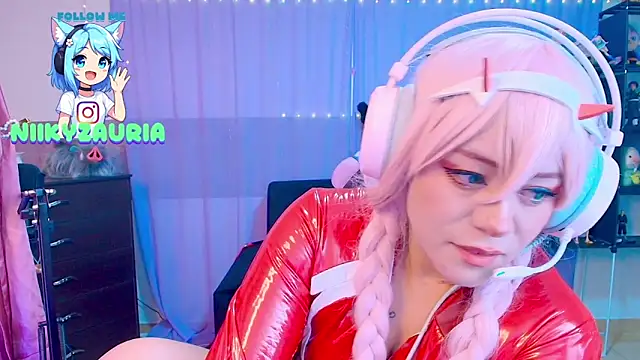  niiky online show from 11-10-25, 10:53