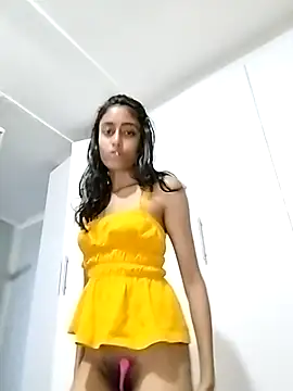 cleopatra-phaedra online show from 10-31-25, 04:25