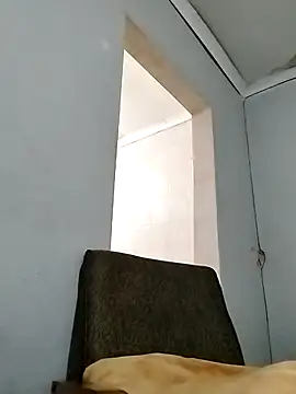 cleopatra-phaedra online show from 12-21-25, 08:20