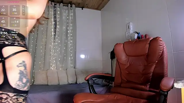 Chica hot dirty online show from 07-24-26, 12:17
