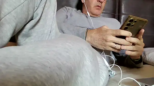 Snapshot of apollarda chatting on 03-17-25, 11:53 apollarda online show from 03-17-25, 11:53