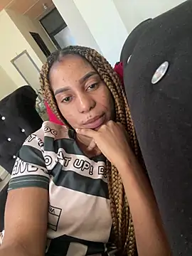 Snapshot of Amarantha_love69 chatting on 06-11-26, 01:30 Amarantha love69 online show from 06-11-26, 01:30