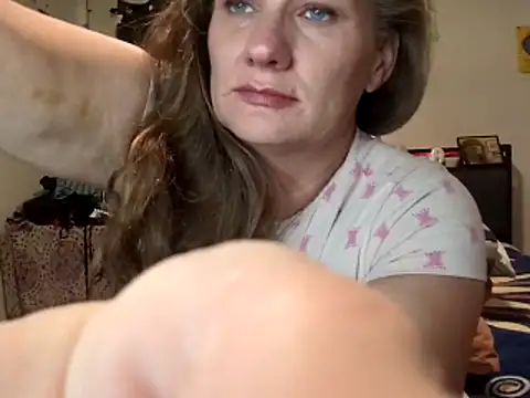 Snapshot of ChileVerde12 chatting on 05-27-26, 04:58 ChileVerde12 online show from 05-27-26, 04:58