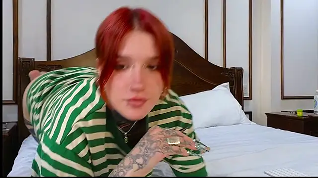 SophieInkk online show from 04-30-26, 01:34
