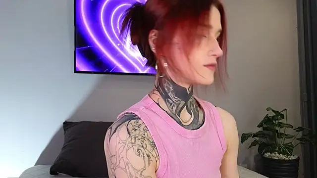 SophieInkk online show from 10-29-25, 04:22