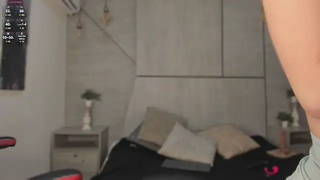 Snapshot of jenaa_ chatting on 06-17-26, 12:37 jenaa online show from 06-17-26, 12:37