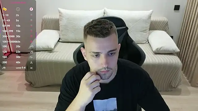 Snapshot of Larstar01 chatting on 09-19-25, 09:08 Larstar01 online show from 09-19-25, 09:08