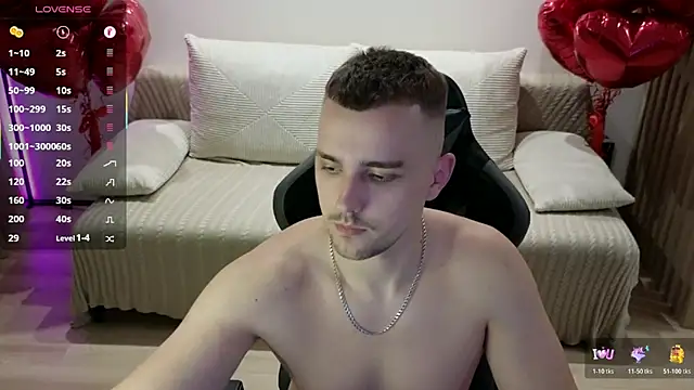 Snapshot of Larstar01 chatting on 10-28-25, 10:31 Larstar01 online show from 10-28-25, 10:31