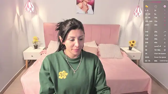 tiffani  love online show from 03-17-25, 01:39