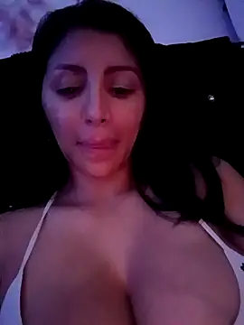 tiffani  love online show from 11-08-25, 01:03