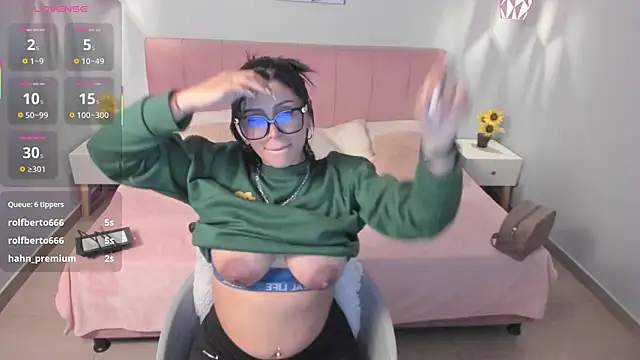 tiffani  love online show from 03-22-25, 06:14