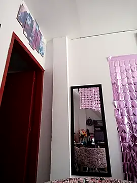 tiffani  love online show from 09-20-25, 09:20