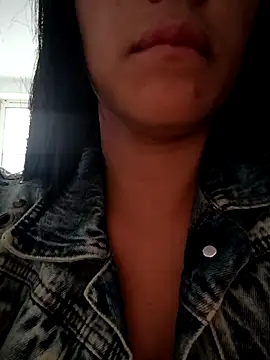 tiffani  love online show from 11-28-25, 09:04