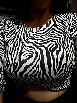 tiffani  love online show from 04-14-26, 04:23