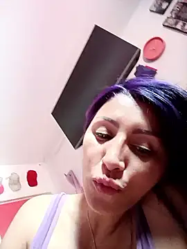 tiffani  love online show from 01-13-26, 04:11