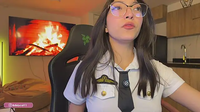 MarianaBranzz online show from 03-26-26, 01:26