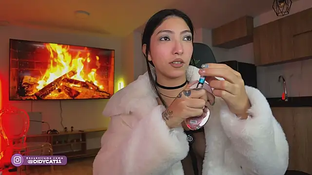 Snapshot of MarianaBranzz chatting on 05-03-26, 02:42 MarianaBranzz online show from 05-03-26, 02:42