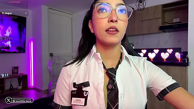 Snapshot of MarianaBranzz chatting on 05-19-26, 04:14 MarianaBranzz online show from 05-19-26, 04:14