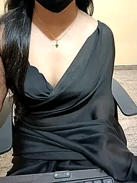 Snapshot of Nithya_05 chatting on 09-25-25, 05:52 Nithya 05 online show from 09-25-25, 05:52