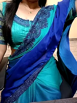 Snapshot of Nithya_05 chatting on 10-09-25, 06:03 Nithya 05 online show from 10-09-25, 06:03
