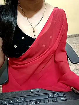 Snapshot of Nithya_05 chatting on 10-19-25, 07:22 Nithya 05 online show from 10-19-25, 07:22