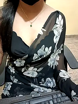 Snapshot of Nithya_05 chatting on 09-19-25, 04:49 Nithya 05 online show from 09-19-25, 04:49