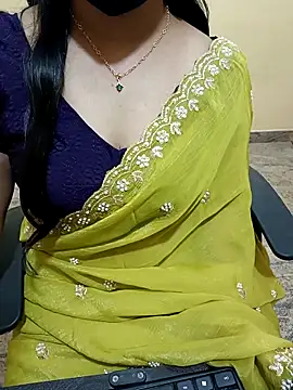 Snapshot of Nithya_05 chatting on 10-07-25, 05:25 Nithya 05 online show from 10-07-25, 05:25