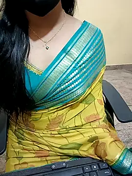 Snapshot of Nithya_05 chatting on 09-19-25, 04:55 Nithya 05 online show from 09-19-25, 04:55