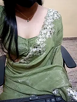 Snapshot of Nithya_05 chatting on 10-15-25, 05:28 Nithya 05 online show from 10-15-25, 05:28