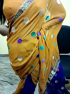 Snapshot of Nithya_05 chatting on 09-11-25, 05:18 Nithya 05 online show from 09-11-25, 05:18
