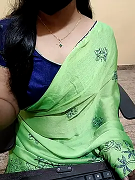 Snapshot of Nithya_05 chatting on 09-18-25, 05:21 Nithya 05 online show from 09-18-25, 05:21