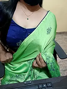 Snapshot of Nithya_05 chatting on 09-26-25, 06:31 Nithya 05 online show from 09-26-25, 06:31