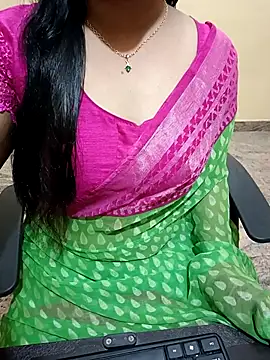 Snapshot of Nithya_05 chatting on 09-25-25, 05:46 Nithya 05 online show from 09-25-25, 05:46