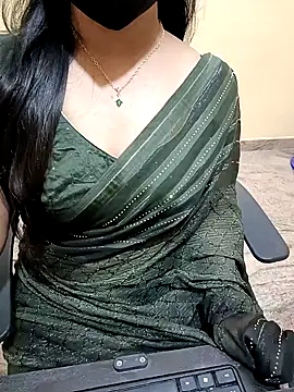 Snapshot of Nithya_05 chatting on 09-16-25, 05:03 Nithya 05 online show from 09-16-25, 05:03