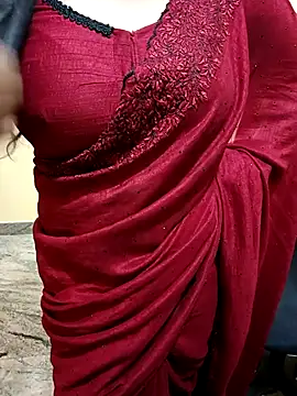 Snapshot of Nithya_05 chatting on 10-06-25, 05:02 Nithya 05 online show from 10-06-25, 05:02