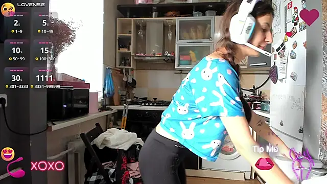  Nika Kik online show from 10-31-25, 12:13