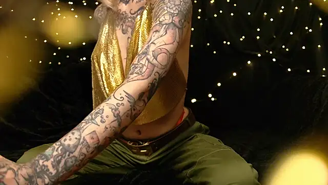 Littlespacemouse online show from 10-27-25, 05:58