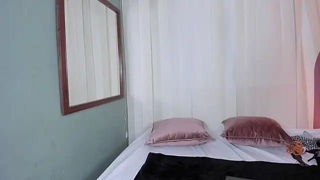 nahomi sweett online show from 11-09-25, 11:14